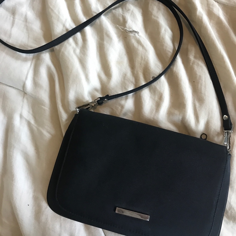 BLACK SHOULDER BAG