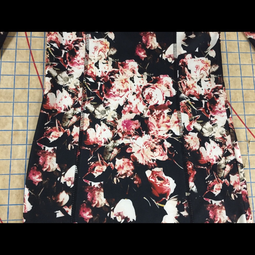 H&M floral bodycon dress size XS - Picture 4 of 7