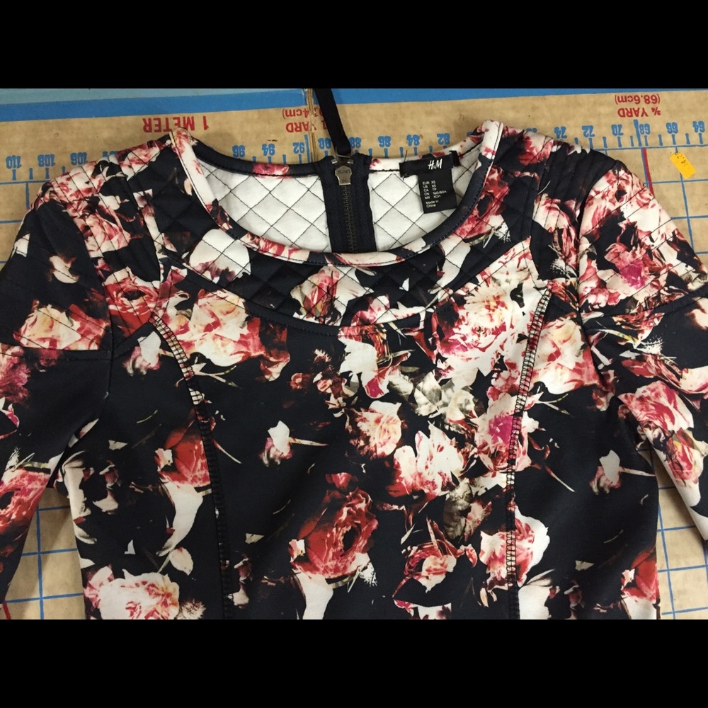 H&M floral bodycon dress size XS - Picture 5 of 7