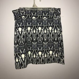 Patterned pencil skirt