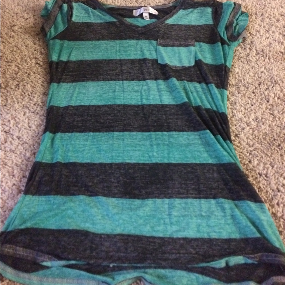 striped v neck shirt