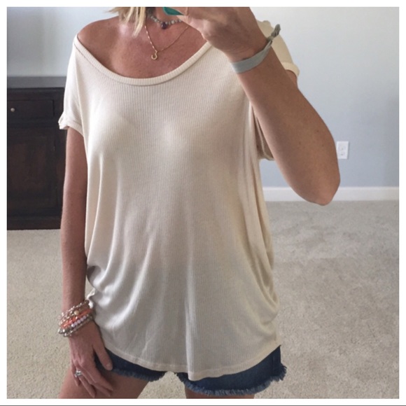 Short Sleeve Ribbed Tunic Top - Picture 2 of 4