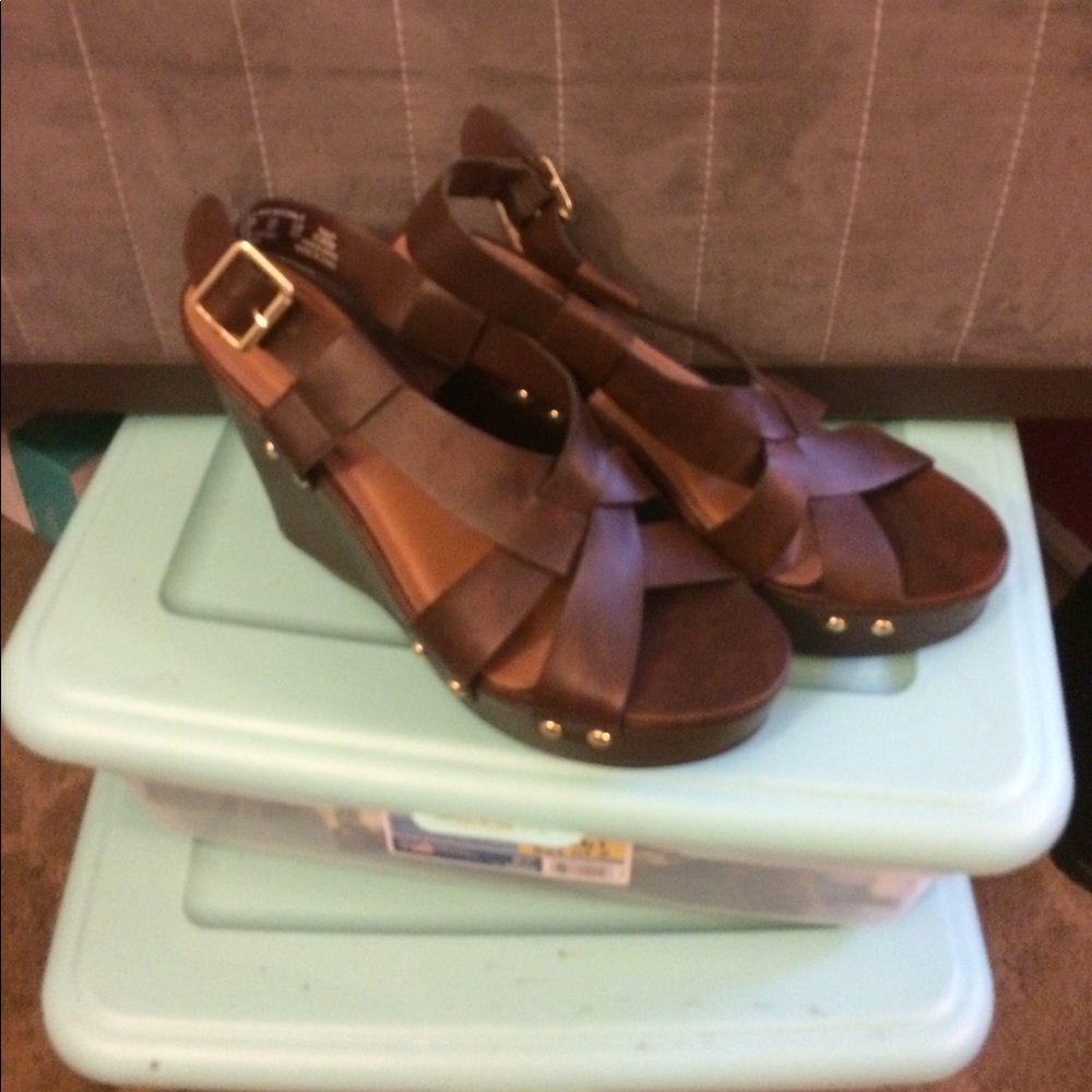 Brown leather platform