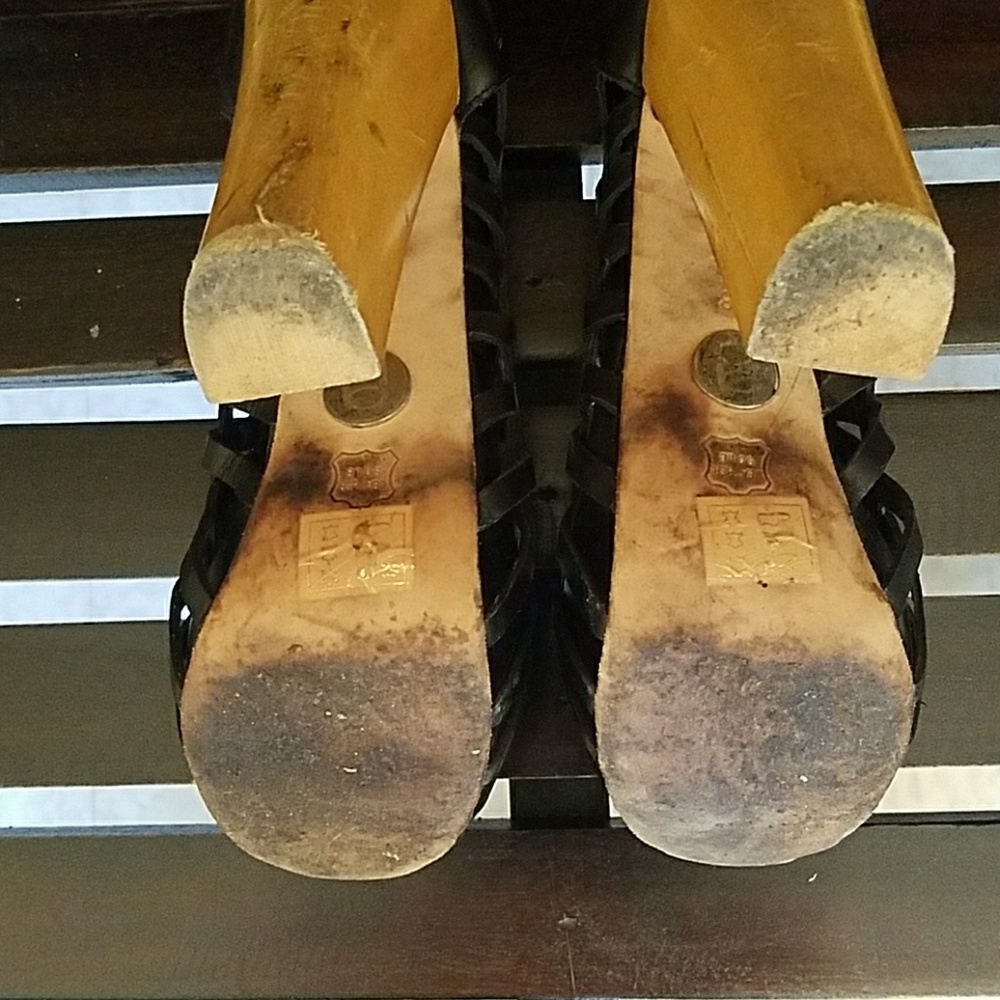 Shoes - Picture 2 of 3