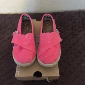 Toms girls pink canvas classics