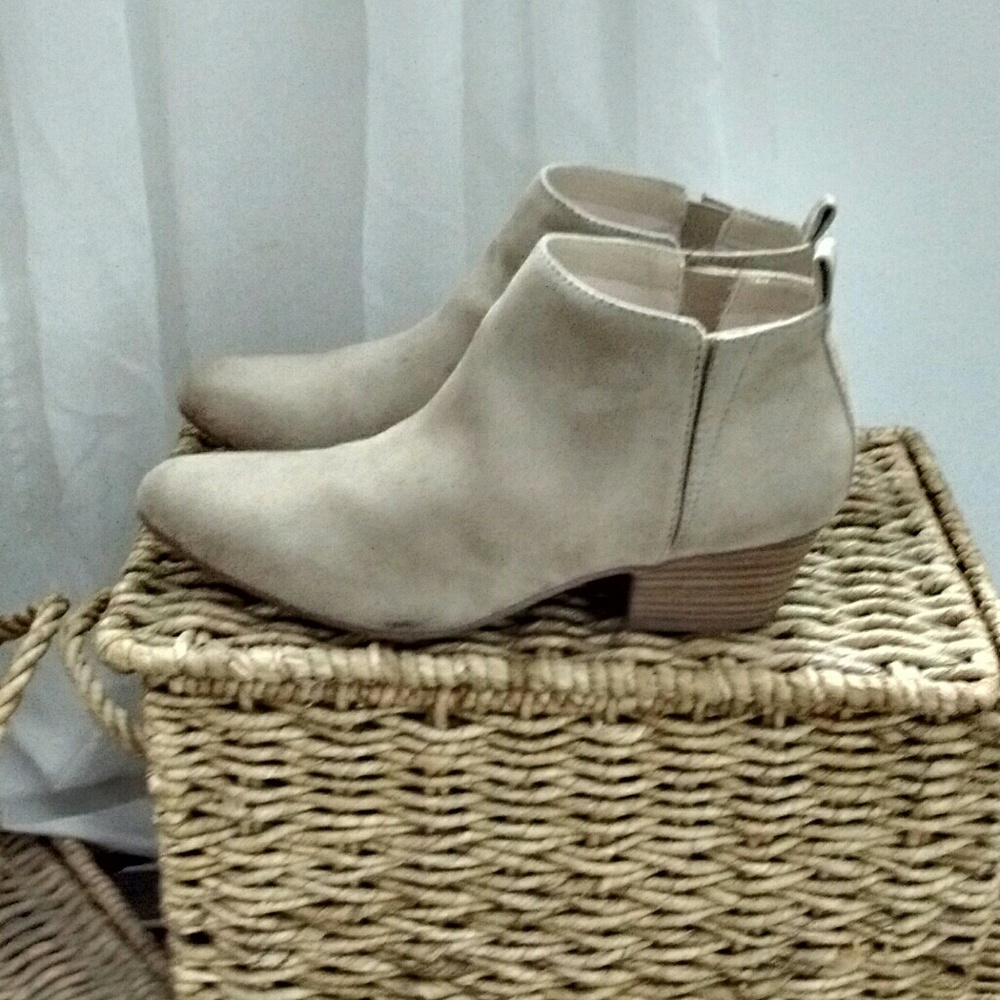 Old navy shoes