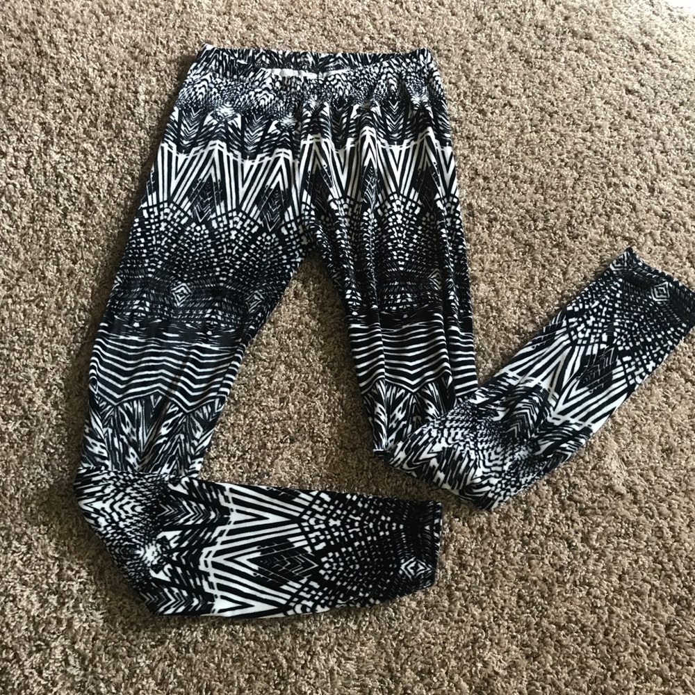 Black and white leggings