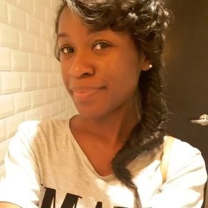 Meet your Posher, Courtney