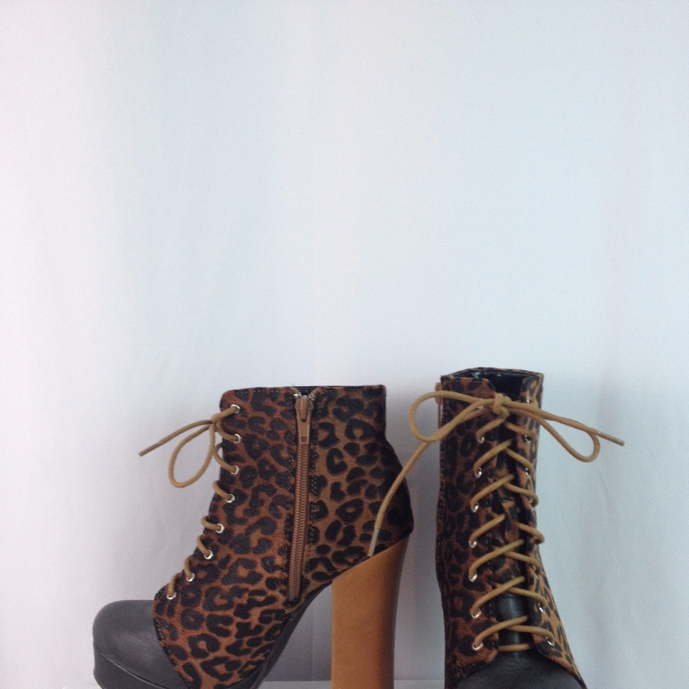 Tiger Print Ankle Platform Boots C. Label Size 6