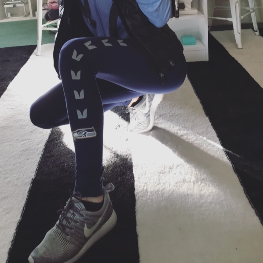 Nike Seahawks running pants