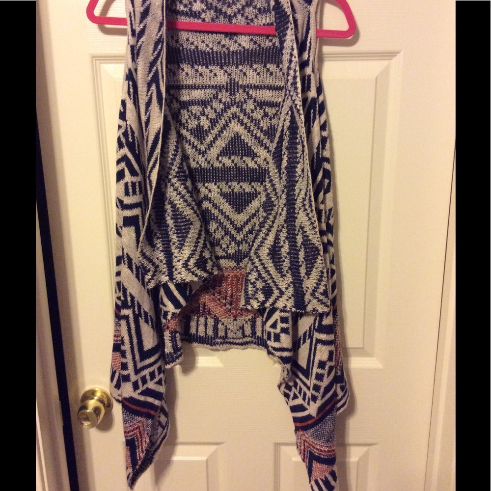 Xhilaration drape vest