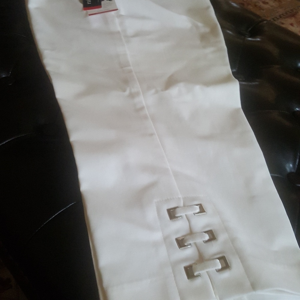 NWT CURVY  CAPRI PANTS