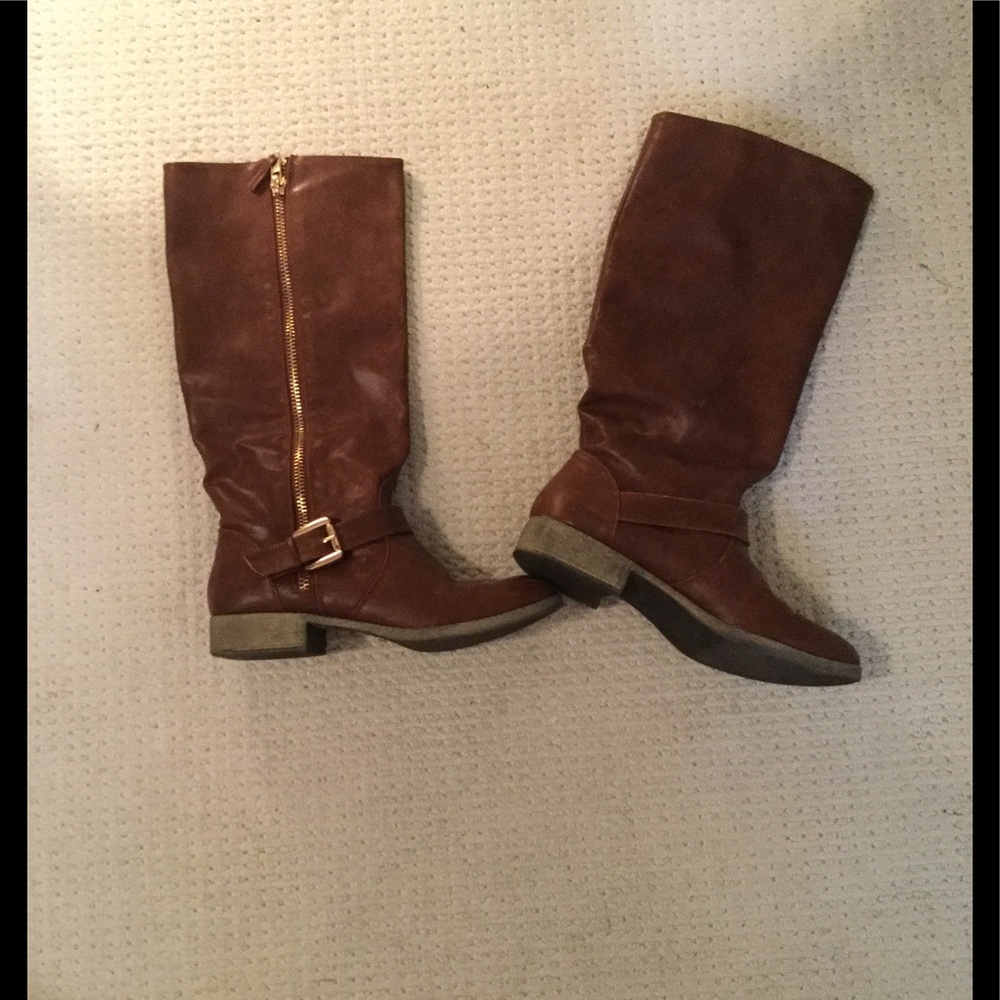 Brown boots