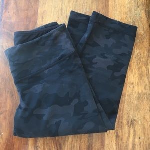Lululemon Black Camo Crop Leggings
