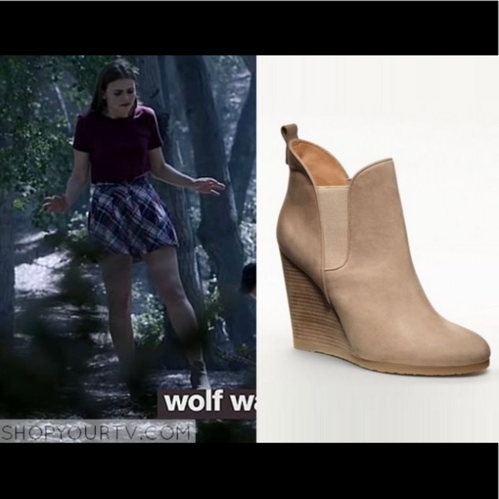LOOKING TO TRADE coach farah booties