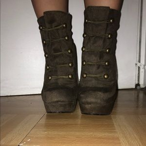 Forever 21 Olive/Brown Boots with heel