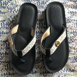 Micheal Kors sandal