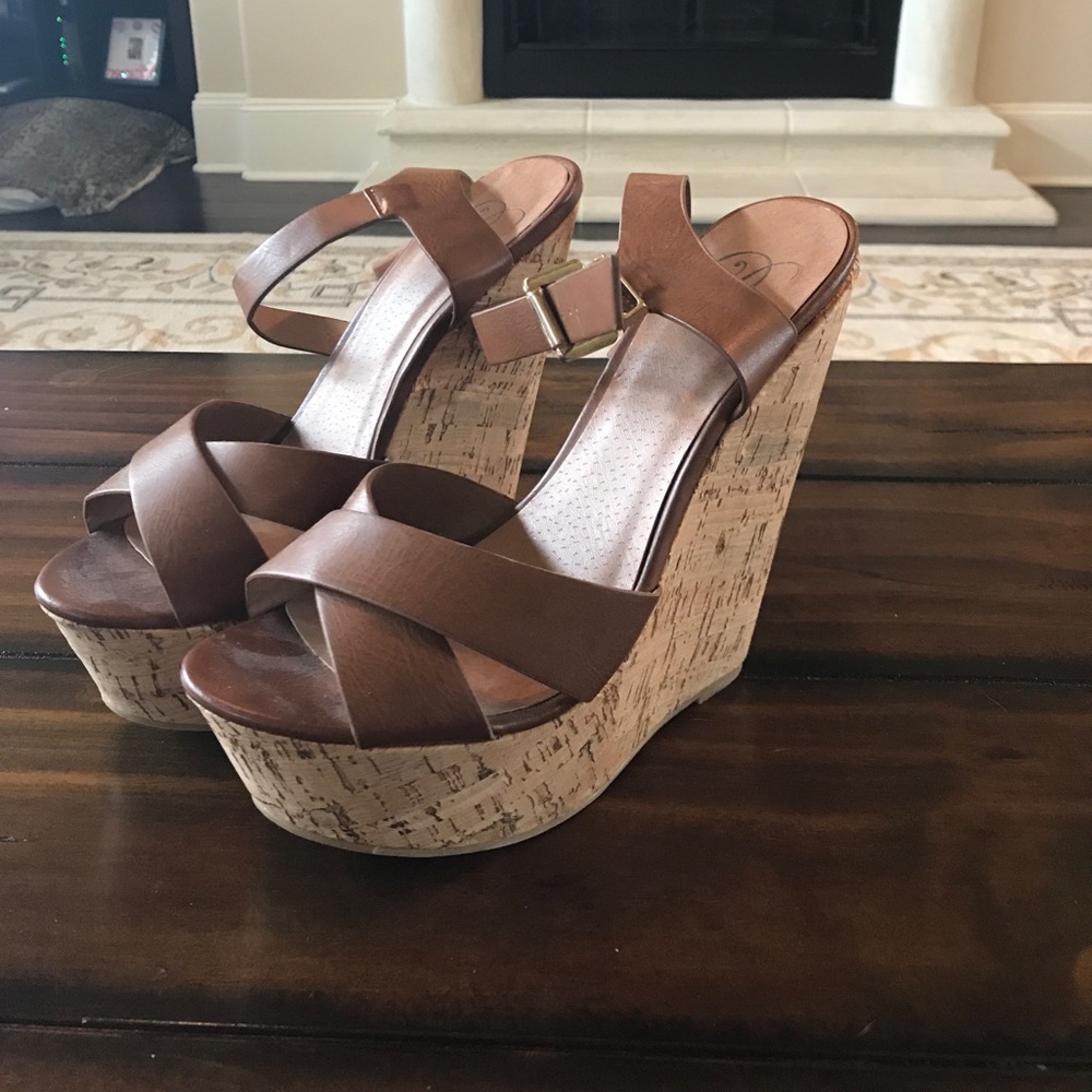 Corked brown wedges