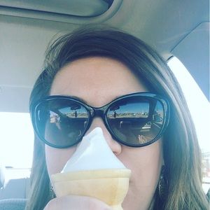 Meet your Posher, Claire