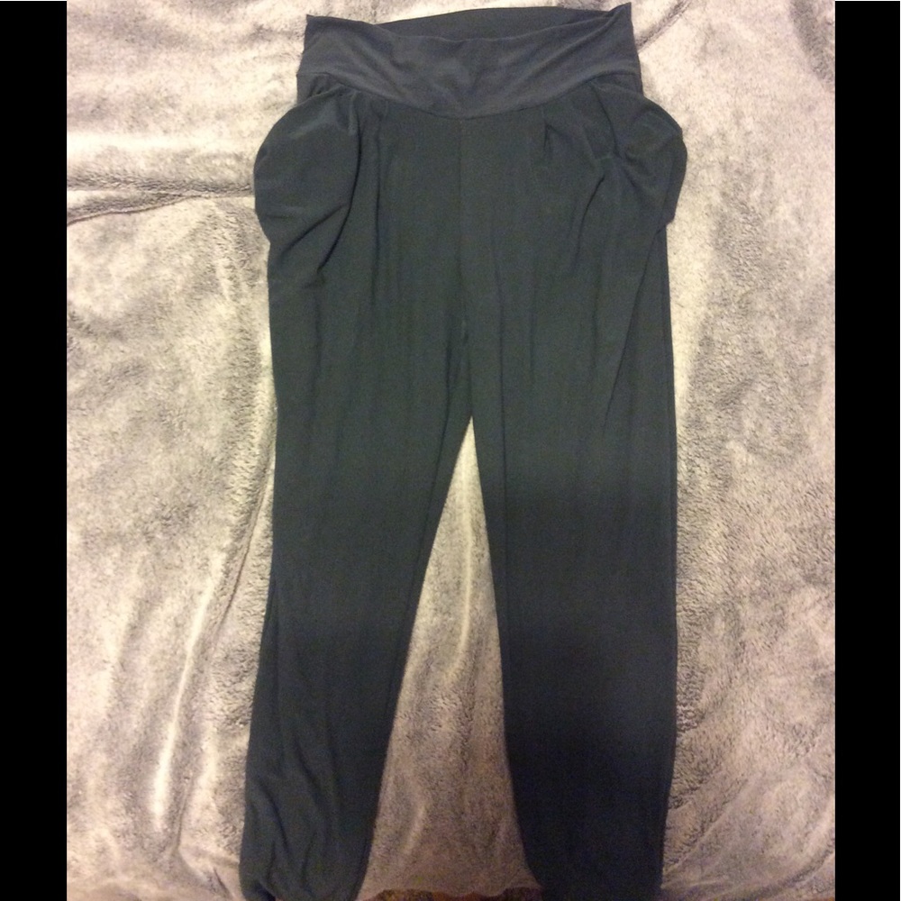Super soft jogger pants w/ pockets