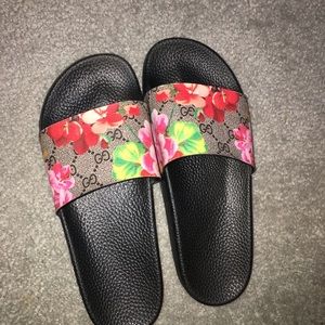 G G Blooms Supreme Slides