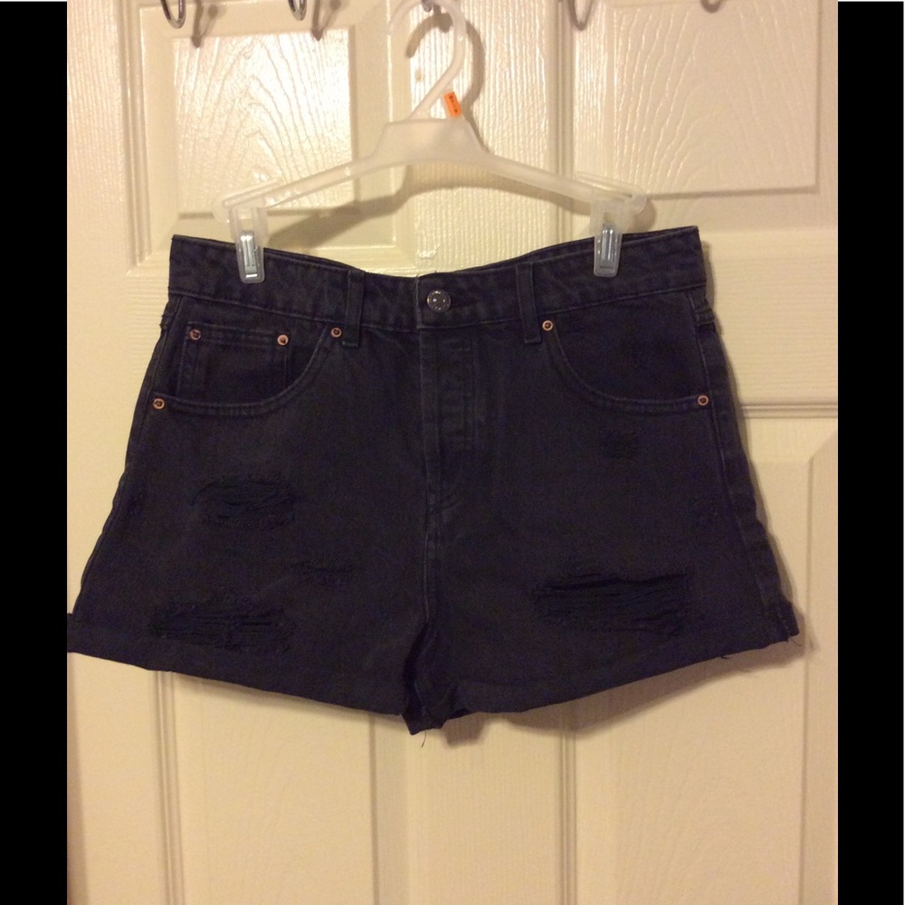 F21 high waist distressed black denim shorts