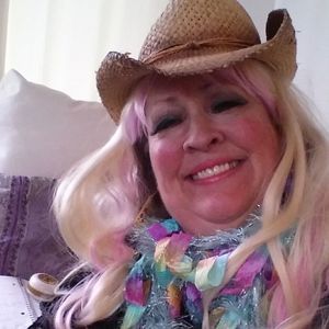Meet your Posher, Carol