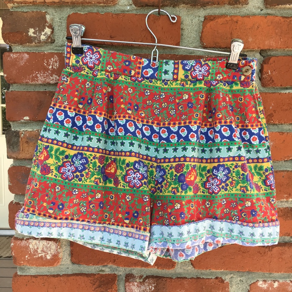 Portraits Patterned Shorts