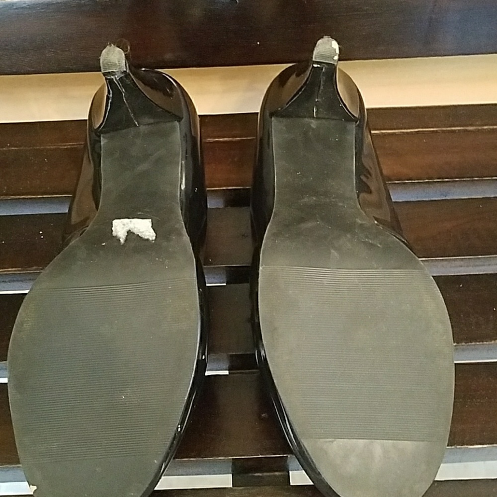 Shoes - Picture 2 of 3