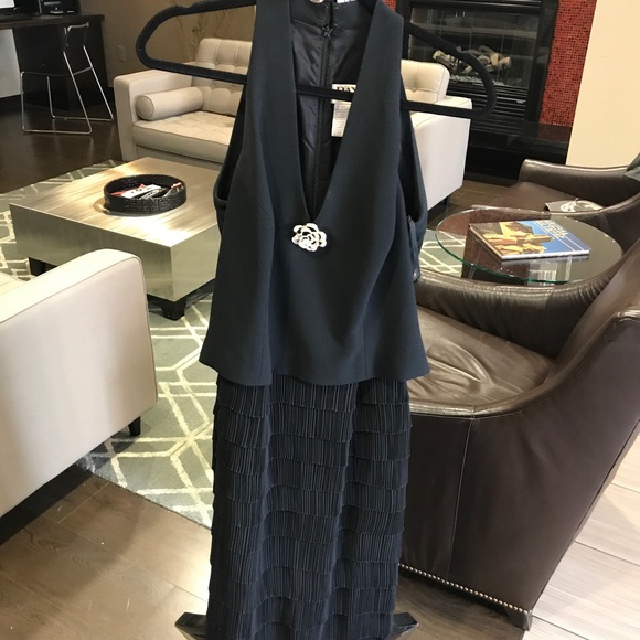 Daymor couture black gown with jacket size 10 - Picture 4 of 4