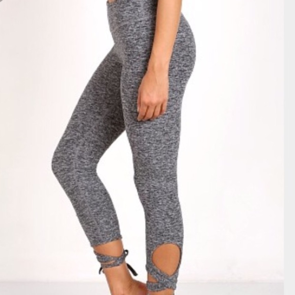 Last 1️⃣Yoga Wrap Around Ankle Tie Leggings - Picture 2 of 7