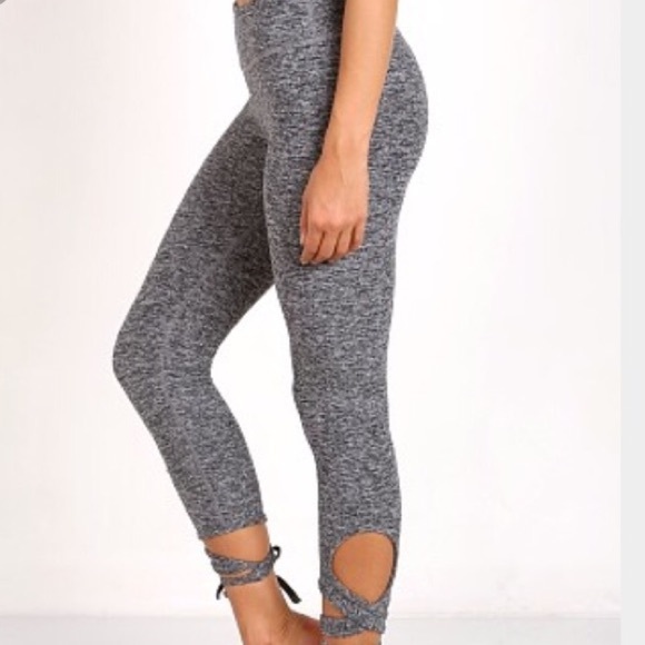 Last 1️⃣Yoga Wrap Around Ankle Tie Leggings - Picture 2 of 7