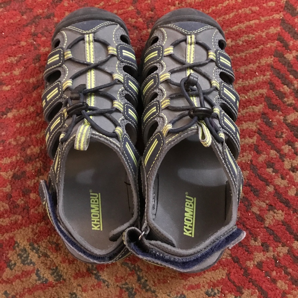 KHOMBU athletic sandals