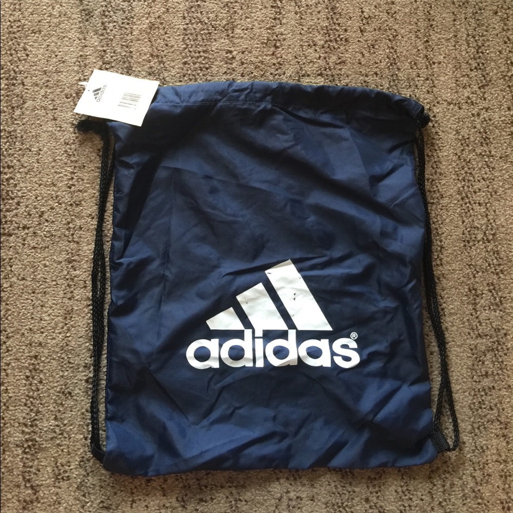 Adidas Lightweight Drawstring Bag. NWTA
