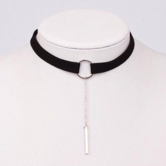5/$25 Black choker silver chain & bar necklace - Picture 2 of 3