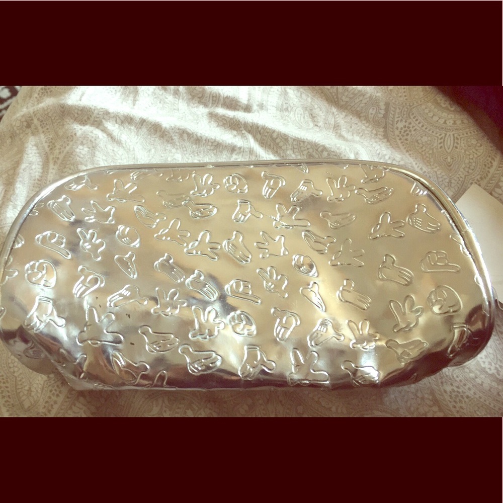 Cosmetic bag