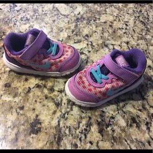 Nike toddler sneakers