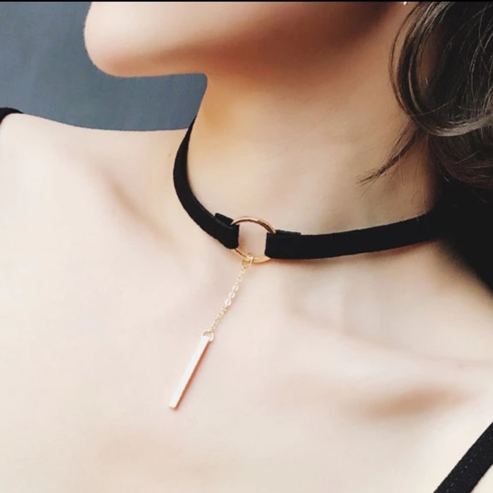 5/$25 Black choker Gold chain & bar necklace