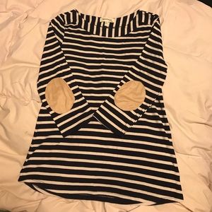 Cute shirt w/elbow patches