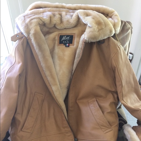 MEN's FAUX LEATHER BOMBER JACKET - Picture 3 of 3