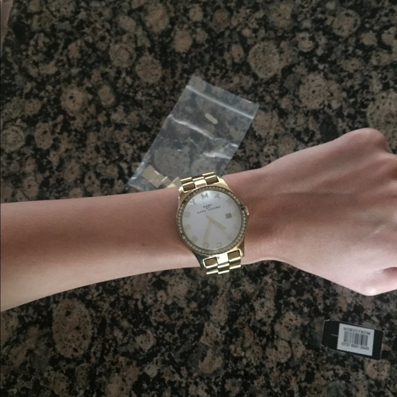 Marc Jacobs gold watch