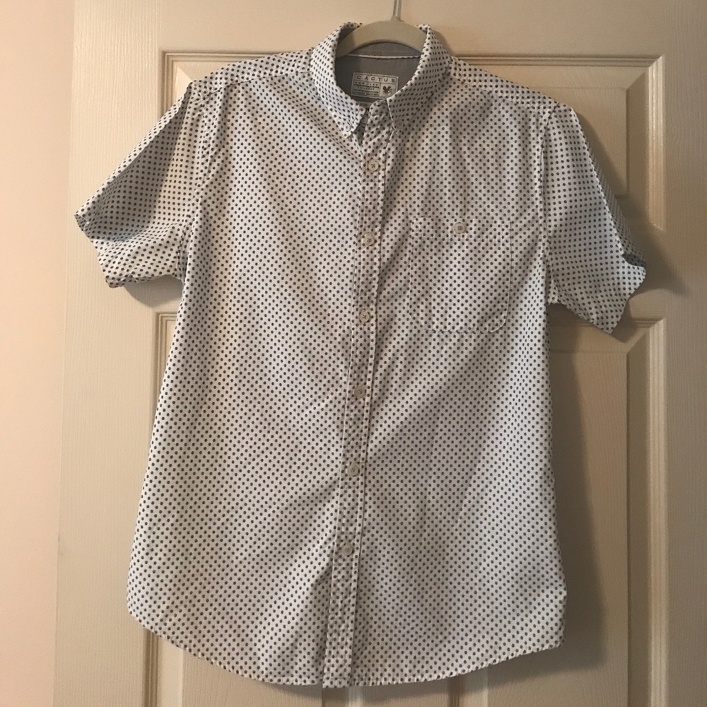 Short sleeve button up