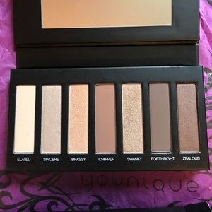 Younique Moodstuck Addiction Palette 1