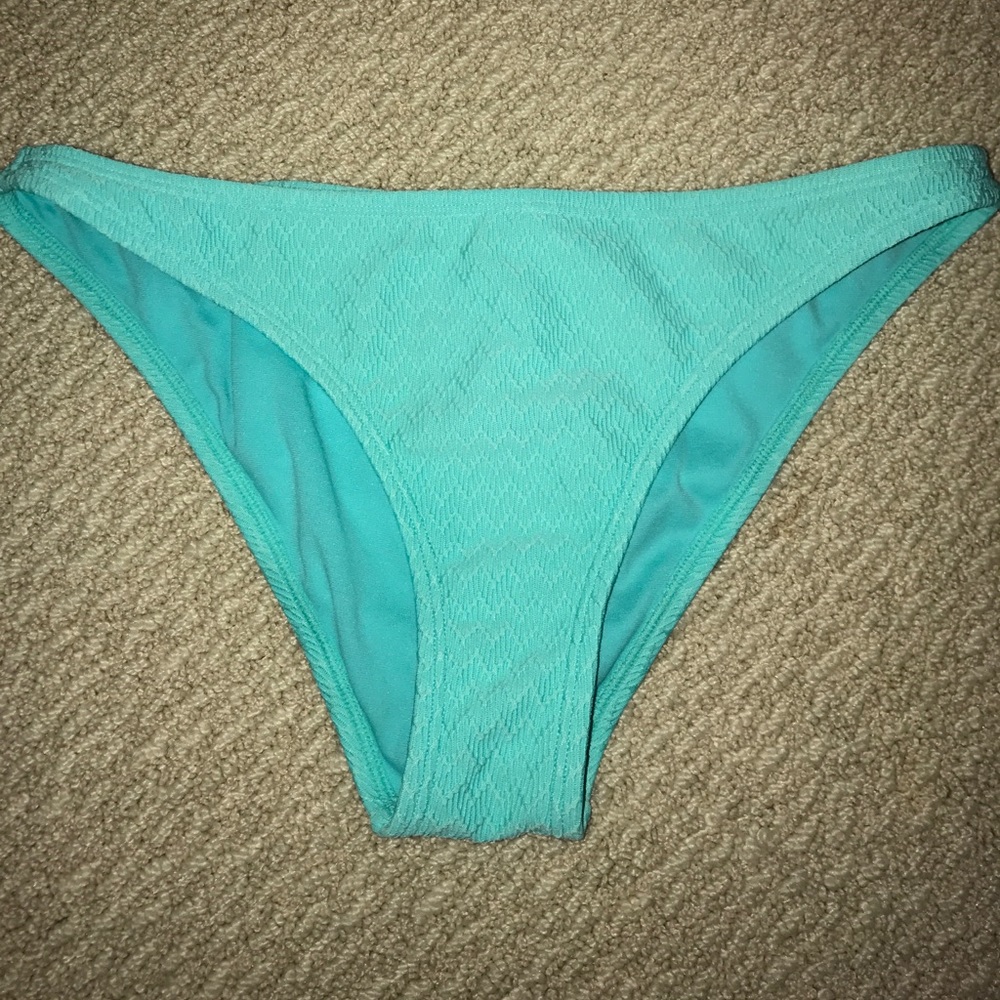 Gently used bathing suit M bottom