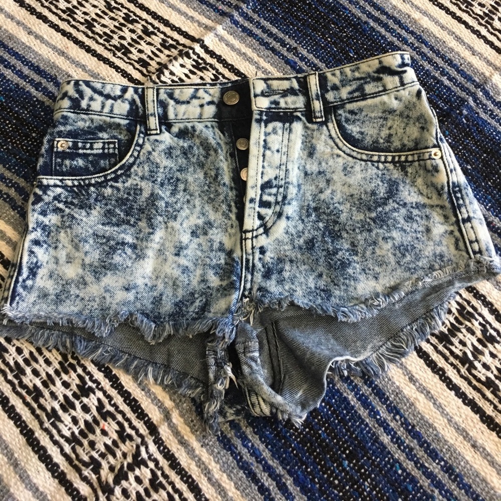 Topshop Moto BROOKE high rise acid wash shorts