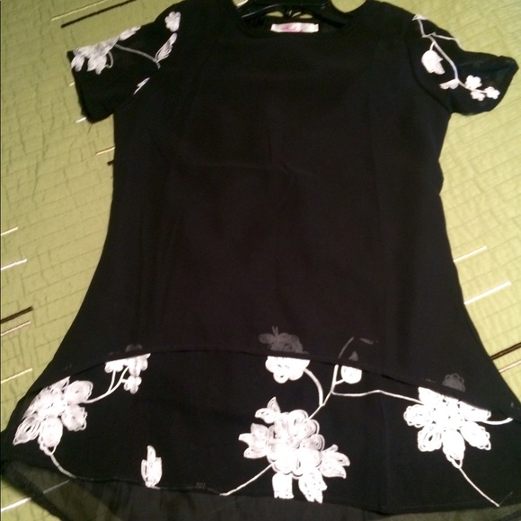 Top - Picture 2 of 2