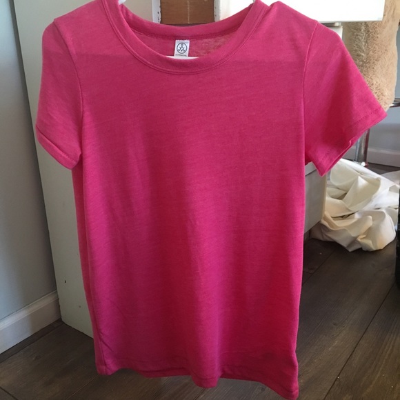 tshirt - Picture 2 of 3