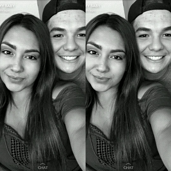 Meet your Posher, Dominique - Picture 1 of 1