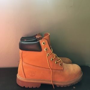 Women's size 8 Timberland boots