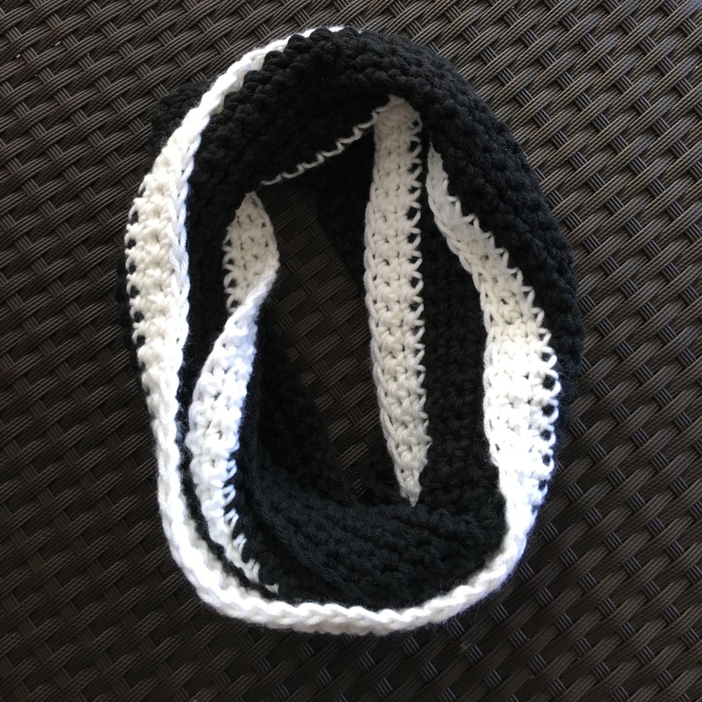 ⚠️NWOT HANDMADE Infinity Scarf